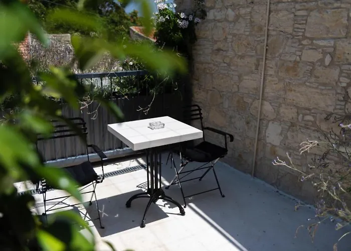 Oinou Strata - Adults Only 4*