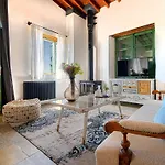 Oinou Strata - Adults Only Bed & Breakfast