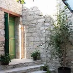 Oinou Strata - Adults Only 4*