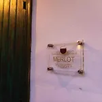 Oinou Strata - Adults Only Bed & Breakfast