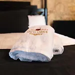 Oinou Strata - Adults Only 4*