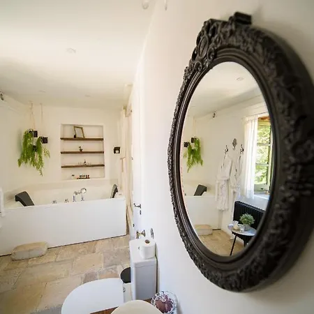 Oinou Strata - Adults Only