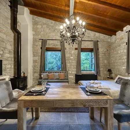 Oinou Strata - Adults Only