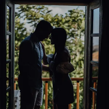 Oinou Strata - Adults Only Bed & Breakfast