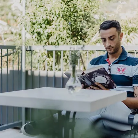 Oinou Strata - Adults Only 4*