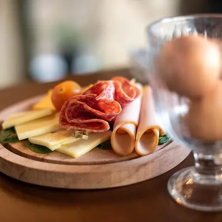 Oinou Strata - Adults Only Bed & Breakfast