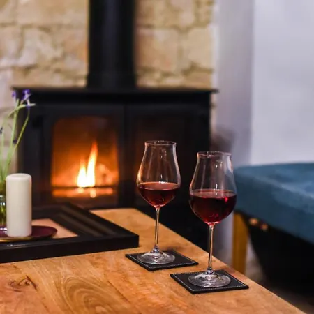 Oinou Strata - Adults Only Vouni