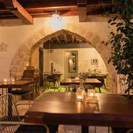 Oinou Strata - Adults Only 4*