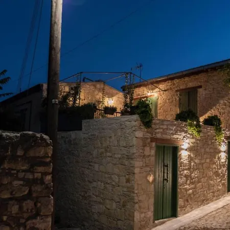 Oinou Strata - Adults Only 4*