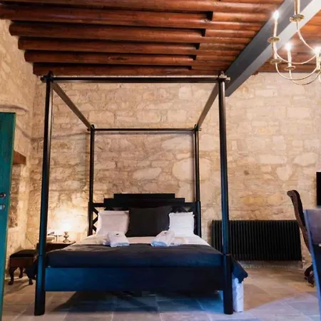 Oinou Strata - Adults Only 4*