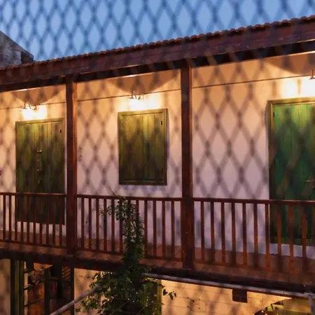 Oinou Strata - Adults Only Vouni