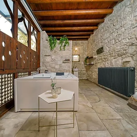 Oinou Strata - Adults Only Bed & Breakfast 4*