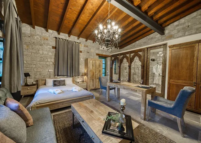 Oinou Strata - Adults Only Vouni