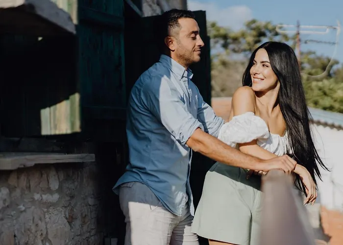 Oinou Strata - Adults Only