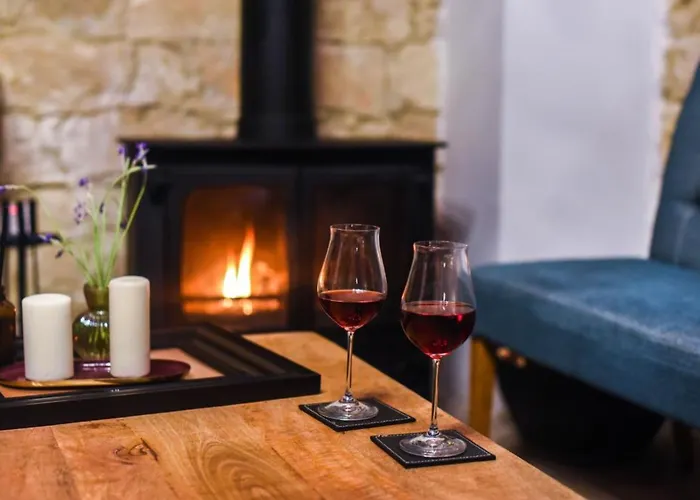 Oinou Strata - Adults Only Vouni