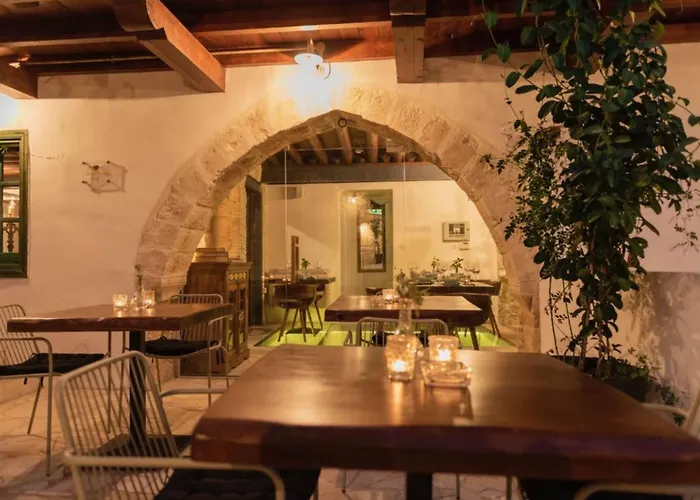 Oinou Strata - Adults Only 4*