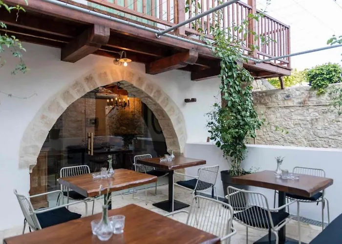 Oinou Strata - Adults Only 4*