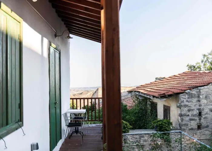 Oinou Strata - Adults Only Bed & Breakfast