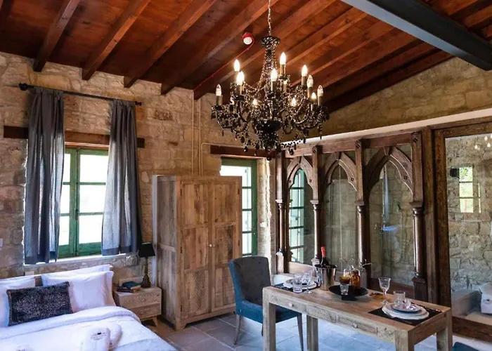 Oinou Strata - Adults Only Bed & Breakfast