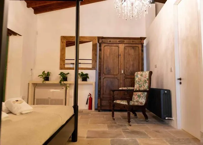 Oinou Strata - Adults Only Vouni