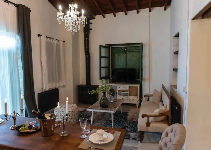 Oinou Strata - Adults Only