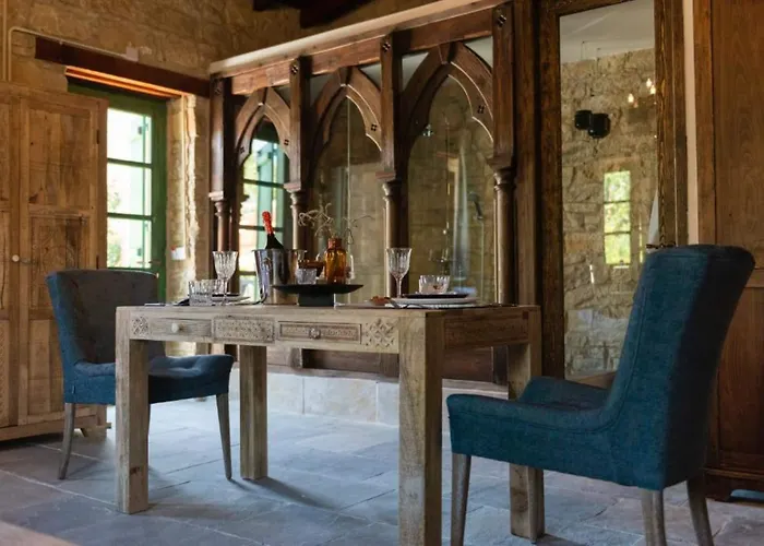 Oinou Strata - Adults Only Bed & Breakfast