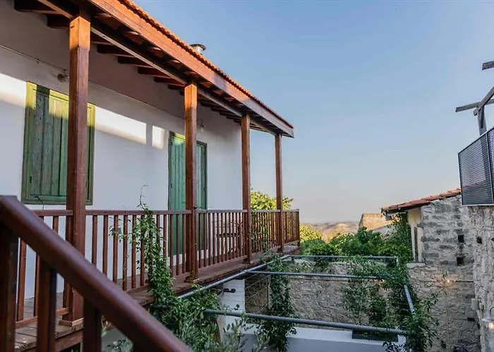 Oinou Strata - Adults Only 4*