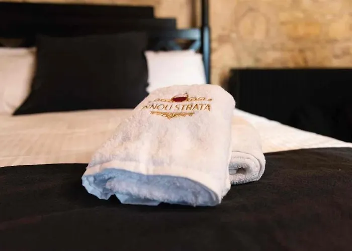 Oinou Strata - Adults Only 4*